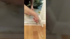 Очень просто ,заделка стыка между керамогранита и паркета