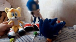 соник играет в кальмара