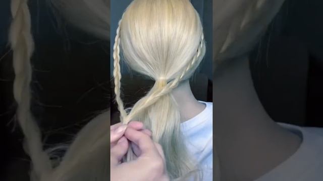 Хвост с элементами жгутов легко #прически #прическипошагово #прическисвоимируками #shorts