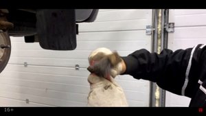 Как поменять задние тормозные колодки и диски на Шевроле Тахо 800