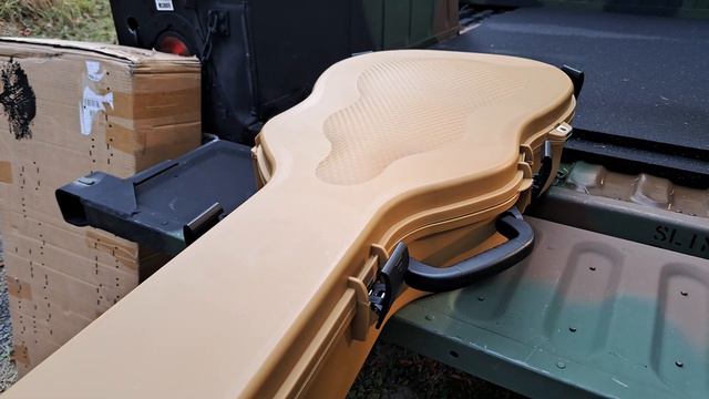 Review: Cedar Mill Discreet Concealment Guitar Rifle Case vs. Savior Ultimate Guitar Case смотреть онлайн