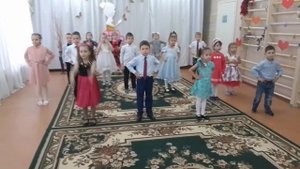 Танец ко дню матери мамапомогалочка Старшая группа
