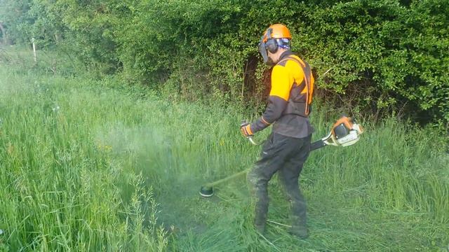 Stihl FS 460 C-EM-Cutting tall grass смотреть онлайн