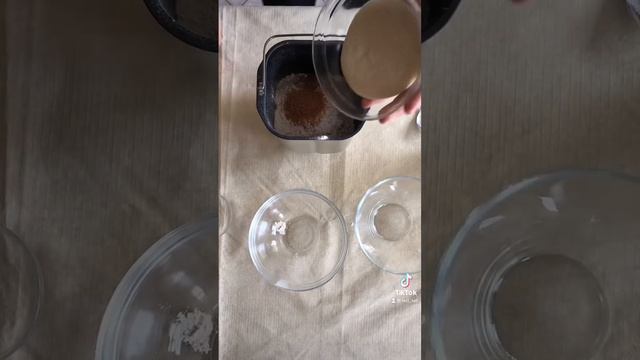 Kovászos kenyér sütése kenyérsütő gépben смотреть онлайн