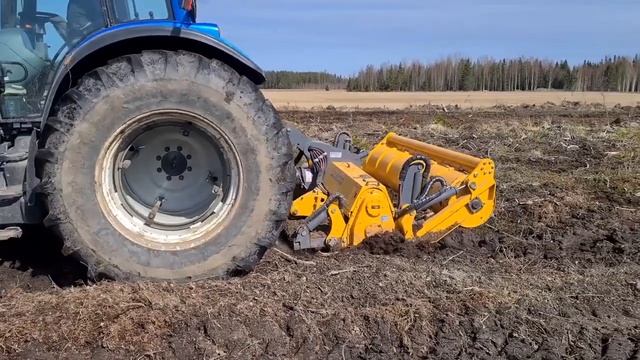 Новая финская фреза ротоватор Mericrusher MJS 244STG на базе трактора VALTRA  Расчистка залежных зе