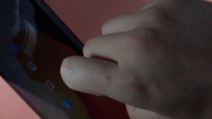 Can I input SIM Card into Redmi Pad SE?