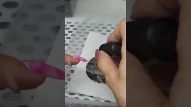Как сделать быструю коррекцию вниз и вбок растущего ногтя с дизайном?