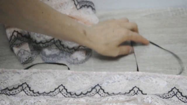 Кружевной топ майка. Как красиво обработать срез кружева.