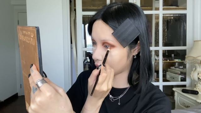 Asian Eye Cut Crease Makeup Tutorial / KINASHEN смотреть онлайн