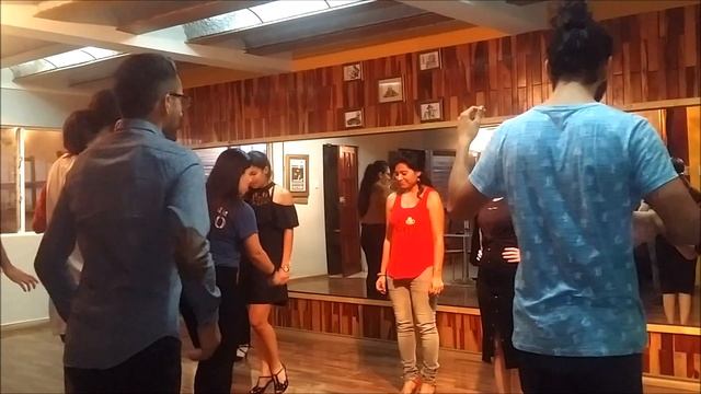 Learn Tango, Tutorial #6 Milonga Walks | Costa Rica Tango Estudio смотреть онлайн
