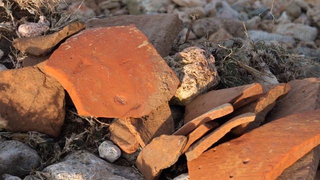 Загадочную древность нашли на Солдатском пляже в Севастополе после супер-шторма / Репортаж ForPost