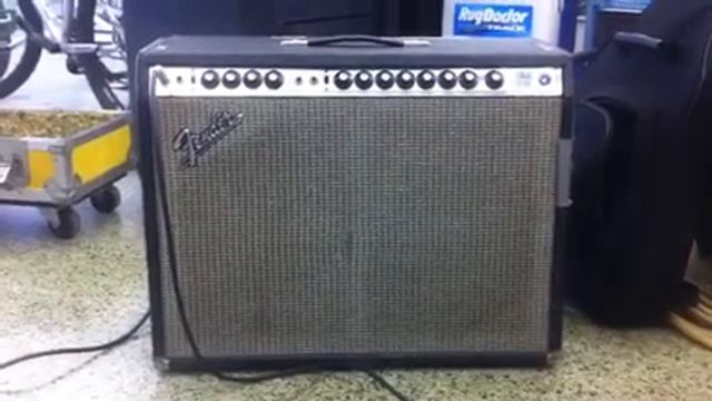 Fender Twin Reverb Amp смотреть онлайн