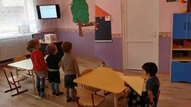 Занятие в младшей разновозрастной группе  Звук И