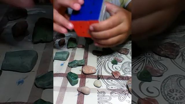 Повторение фокуса с кубик рубиком. сколько белых чёрных зелёных и красных камней смотреть онлайн