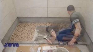 Поддон для душа из мозаики.Tavă de duș mozaic