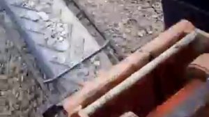 Мощная камнедробилка.