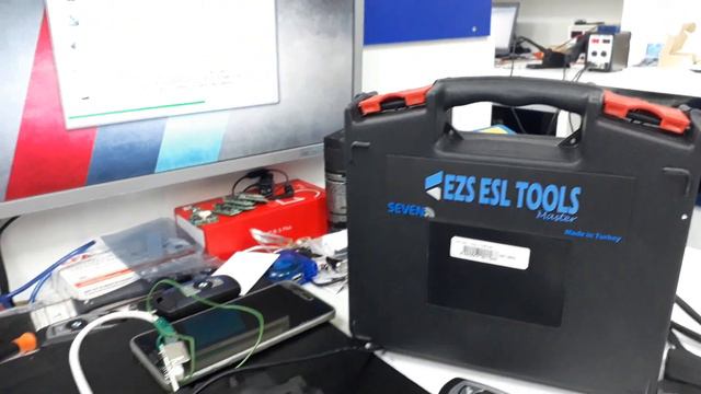 Ezs Esl Tools Master on the workbench connected VVDI-MB Calculating EZS Password смотреть онлайн