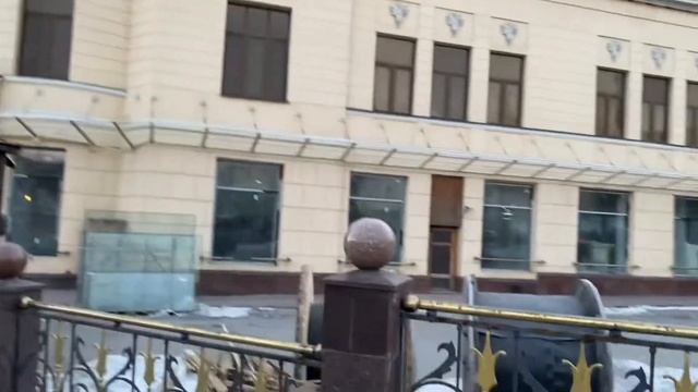 8 Марта в метро. В театре Вахтангова. смотреть онлайн