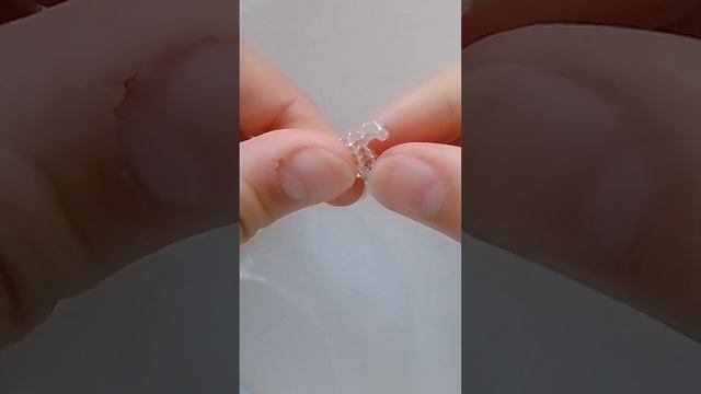 ?Как сделать колечко, с ушками зайчика из бисера?