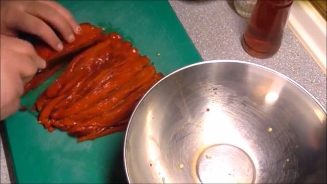 Пиперьес Флоринис / салат из запечённого перца на мангале / Греческая кухня / Просто и вкусно ? смотреть онлайн