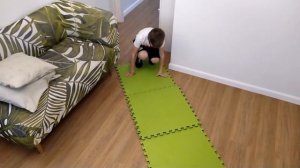 Как сделать кувырок | Делаем вместе кувырок вперед и назад