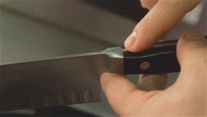 Как отличить кованый нож от штампованного.