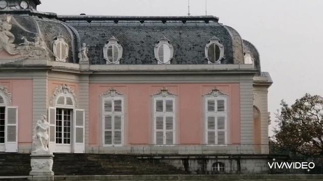 Дюссельдорф замок в Бенрате. Очень красиво.
