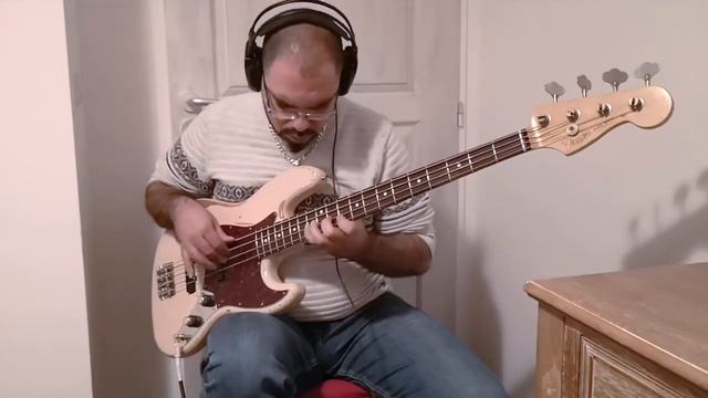 Fender Flea Road Worn Jazz Bass смотреть онлайн