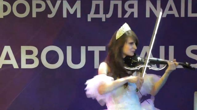 Скрипка и виолончель - шоу в отеле Корстон