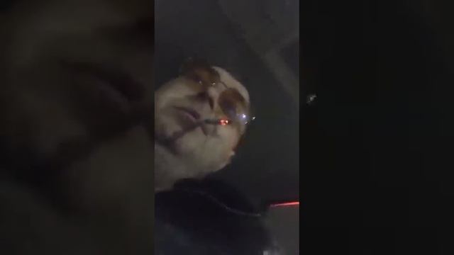 Сидел в машине подъехали эти ребята. Не дают жить спокойно смотреть онлайн