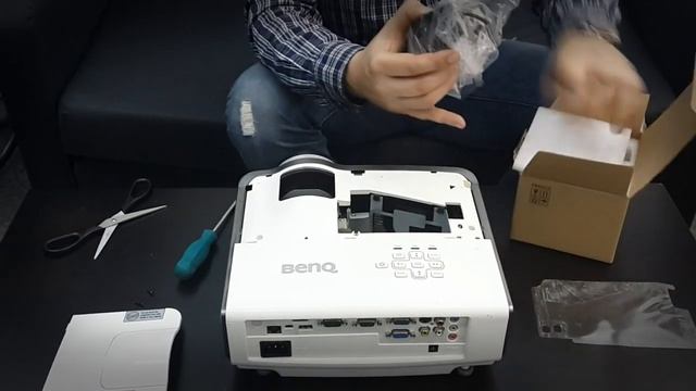 Замена лампового модуля (лампы) в проекторе Benq MX812ST смотреть ...