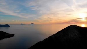 Giolì & Assia - #DiesisLive @Vulcano, Aeolian Islands [Handpan Set].mp4