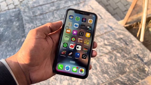 iPhone XR vs iPhone XS | Who is Best in 2023 ?? смотреть онлайн