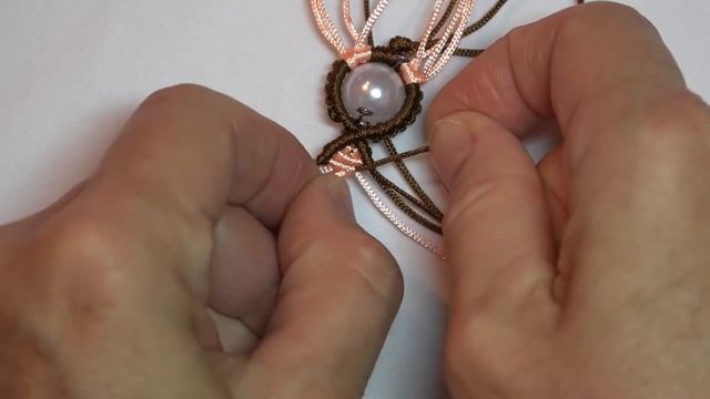 БРЕЛОК МАКРАМЕ КОТЕЙКА