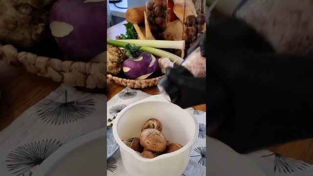 Добываю мясо птицы и готовлю шашлычок из Геншин импакт #горничная #genshinimpact #геншин #аниме смотреть онлайн