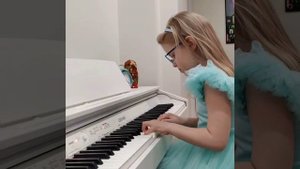 Вариации на тему русской народной песни "Как у наших у ворот"
Казакова Екатерина игра на фортепьяно