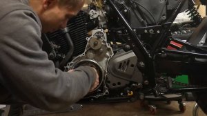How to Replace the Starter Clutch on a Motorcycle Suzuki DR 650 Scrambler