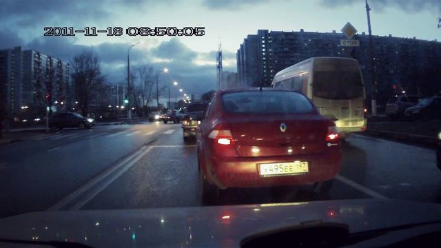 Вдруг откуда ни возьмись, появился.... смотреть онлайн