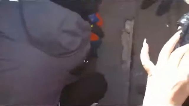 Акция сожжение флагов в Алчевске 05 04 14