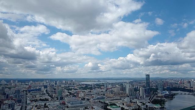 Вид с 52 этажа на Екатеринбург. Башня 