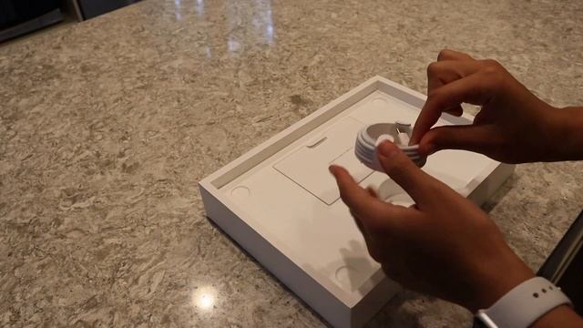 2022 Apple MacBook Pro M2 13in Unboxing and First Impressions | Switching from PC to Mac смотреть онлайн