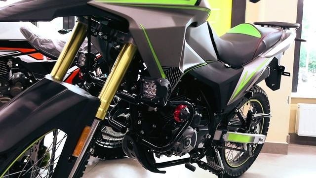 Мотосалоны Екатеринбурга. Часть 2. Мотолидер. Внедорожные мотоциклы CORSAR 250, ADVENTURE 250.