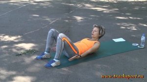 Пресс: боковая скрутка к стопам