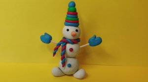 Как слепить из пластилина снеговика.