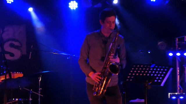 Built for Speed – Tell Me Who смотреть онлайн