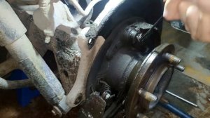 Замена сальника полуоси Тойота Ленд Крузер 100