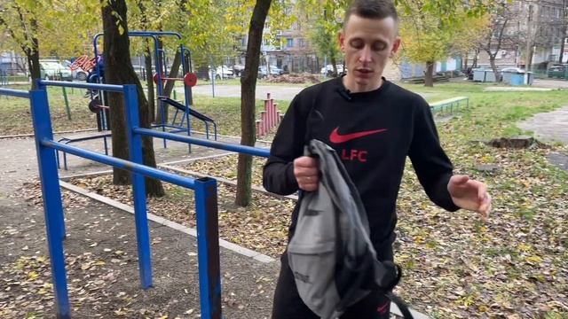 Тренировка всего тела на спортплощадке! Обязательно попробуй! смотреть онлайн