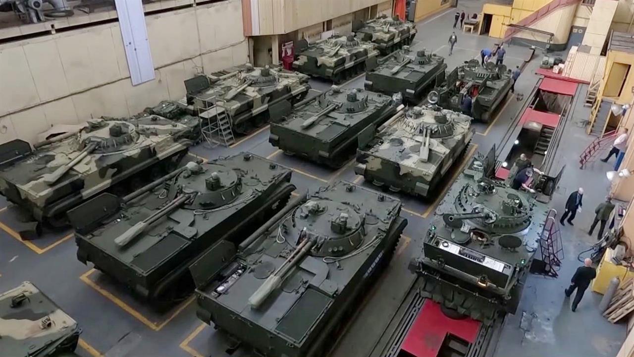 Репортаж с предприятия, где производят и испытывают модернизированные БМП-3