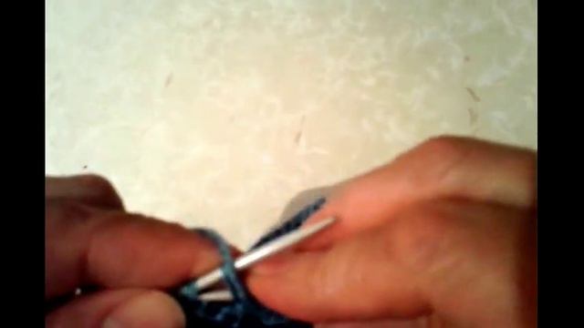 Мастер-класс. №3. Учимся вязать шапочку-чепчик на малыша. Learning to knit a hat-cap for a baby смотреть онлайн