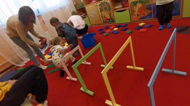 РАЗВИВАШКА КАК ПРОХОДИТ ЗАНЯТИЕ, КАК ГУЛЯЮ с ДВУМЯ, ПЛАНЫ и ПОДАРОК ПОДРУГЕ на рождение ребенка